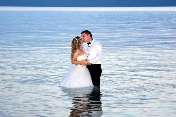 Çanakkale'de bir çift, mutluluklarını denizde ölümsüzleştirdi - Resim: 6