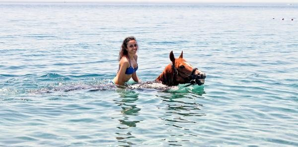Antalya'da at sırtında deniz keyfi! - Resim: 1