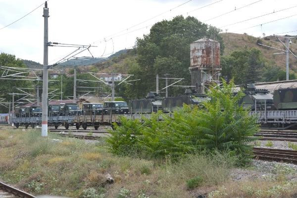 Darbe gecesi durdurulan askeri araç ve mühimmat yüklü tren halen Bilecik Garı'nda bekletiyor - Resim: 2
