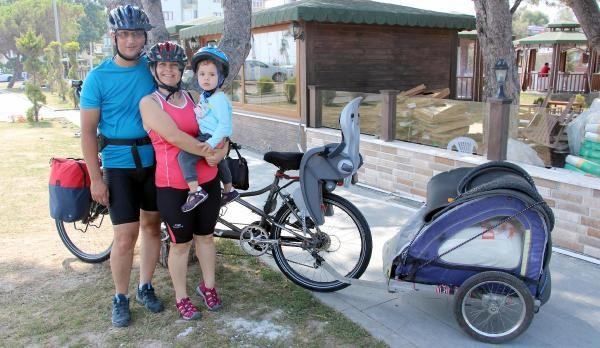 Öğretmen çift 2 yaşındaki kızlarıyla 1000 kilometre pedal çevirecek - Resim: 4