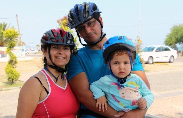 Öğretmen çift 2 yaşındaki kızlarıyla 1000 kilometre pedal çevirecek - Resim: 1