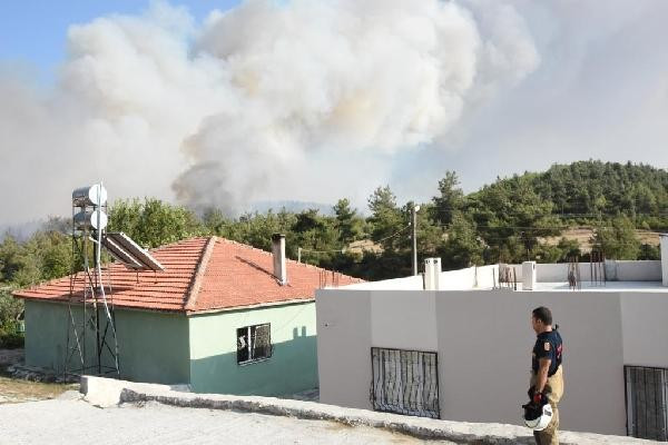 İzmir'de yangın kontrol altına alınamıyor! - Resim: 4