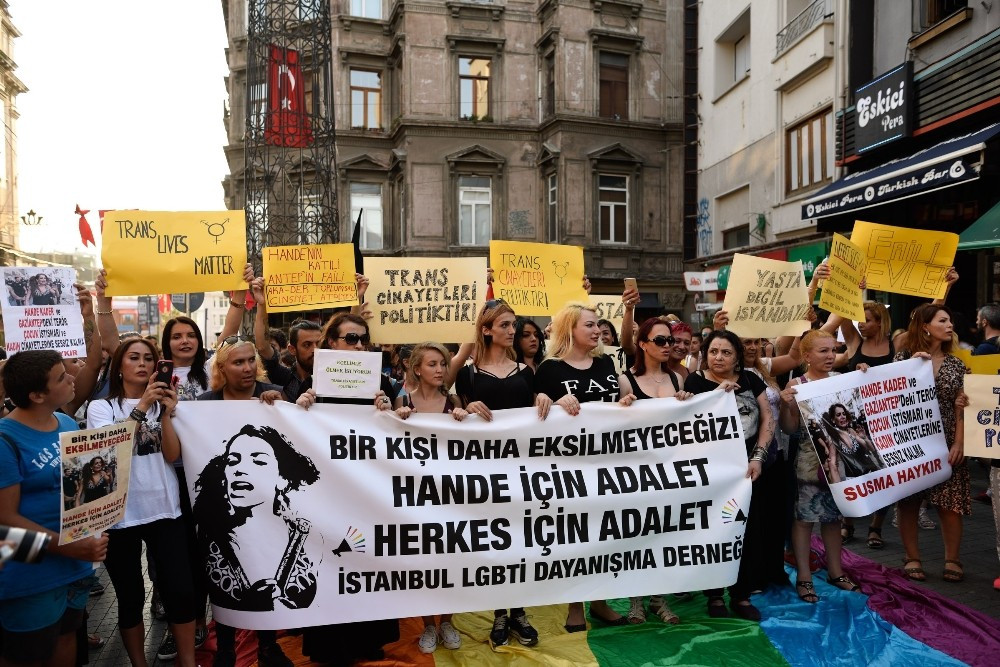 LGBTİ bireylerden Taksim’de Hande Kader eylemi - Resim: 1