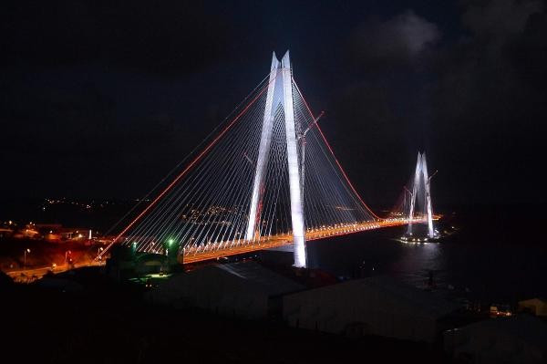 Yavuz Sultan Selim Köprüsü gece ışıl ışıl - Resim: 5