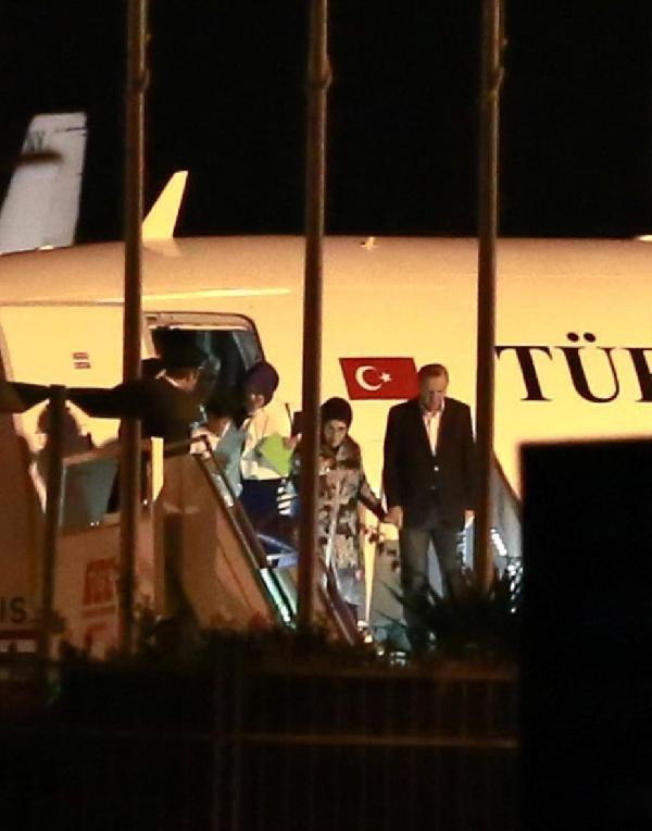 Cumhurbaşkanı Erdoğan, kaza geçiren Albayrak ailesini ziyaret etti - Resim: 1