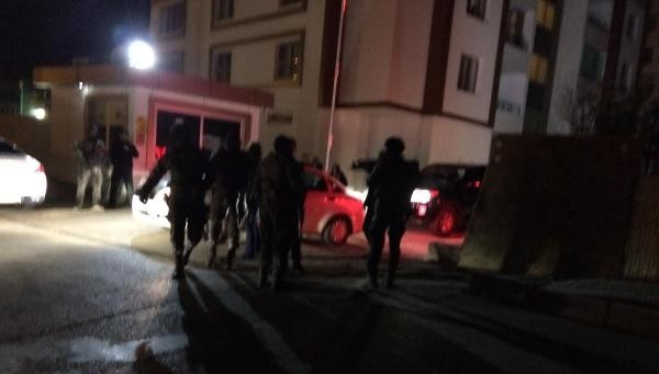 HDP'ye gece baskını: Demirtaş ve Yüksekdağ gözaltında - Resim: 2