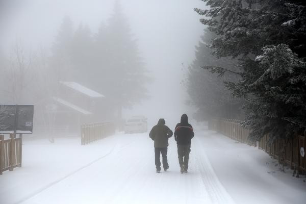 Uludağ’a kar yağdı turist akını başladı - Resim: 7