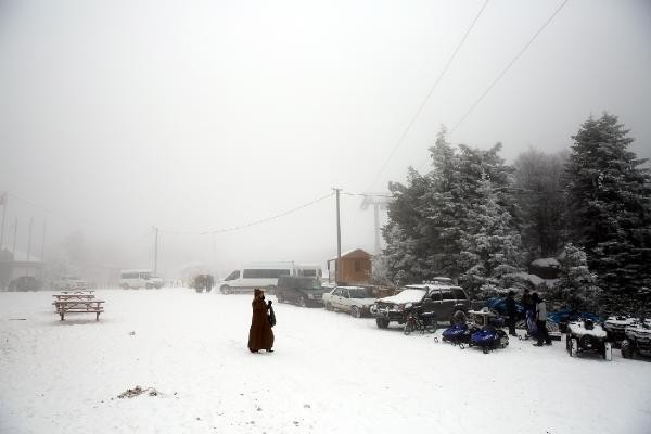 Uludağ’a kar yağdı turist akını başladı - Resim: 8