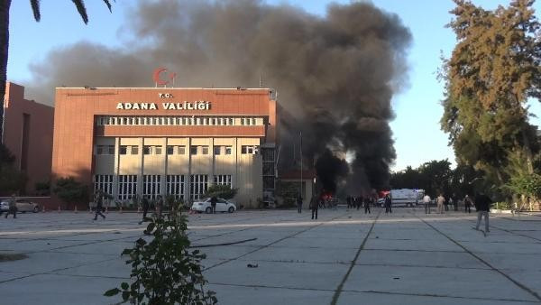 Adana Valiliği'ne bombalı aracı kadın terörist getirdi - Resim: 1