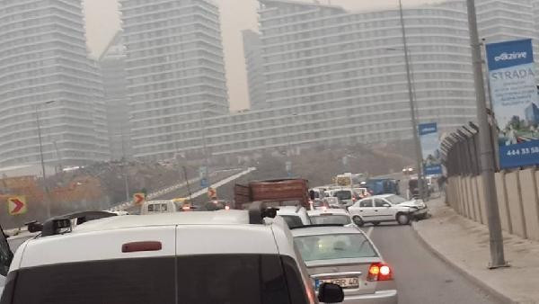 Batışehir'de trafiği kilitleyen zincirleme kaza - Resim: 2