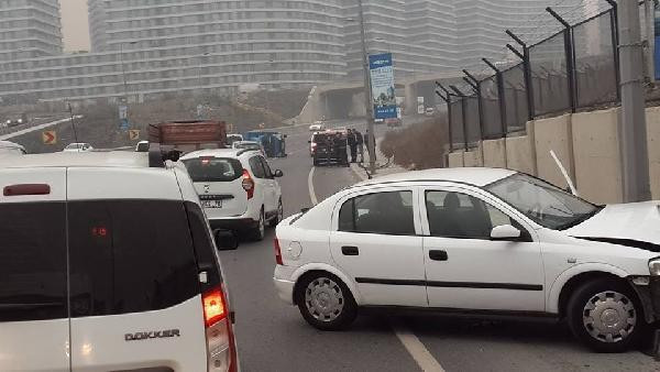 Batışehir'de trafiği kilitleyen zincirleme kaza - Resim: 5