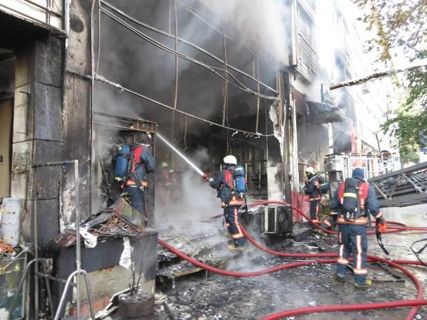 Bağdat Caddesi'nde türkü bar alev alev yandı - Resim: 7