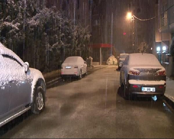 İstanbul'da gece başlayan Kar yağışı devam ediyor - Resim: 3