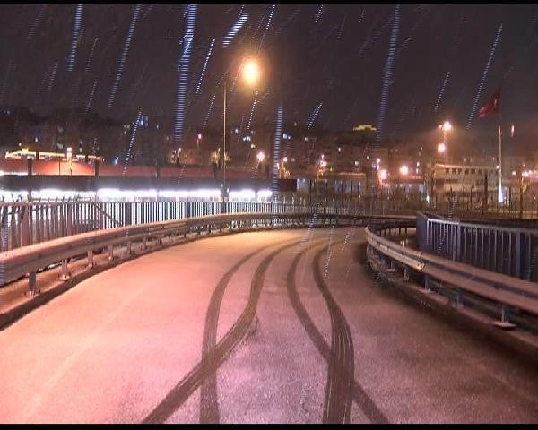 İstanbul'da gece başlayan Kar yağışı devam ediyor - Resim: 7