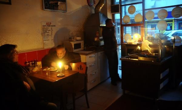 İstanbul'da büyük elektrik kesintisi - Resim: 3