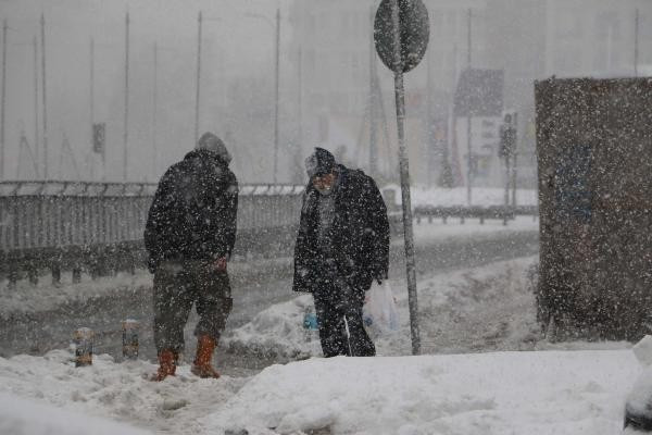 Flaş: İstanbul'da kar yeniden başladı.. CANLI - Resim: 3