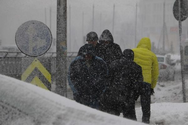 Flaş: İstanbul'da kar yeniden başladı.. CANLI - Resim: 5
