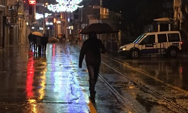 İstanbul'da yağmur etkili oluyor - Resim: 3
