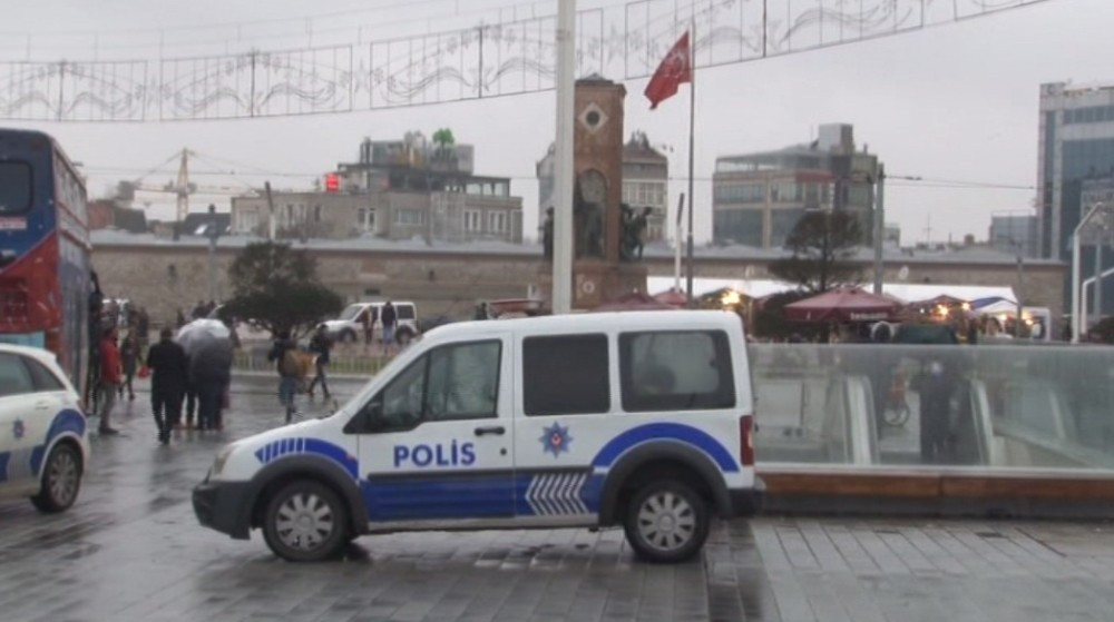 Taksim’de Polis harekete geçti - Resim: 1