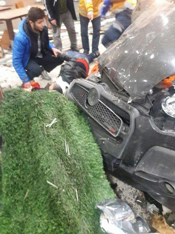 Bursa'da dehşet! Öldürdü, araba çaldı, restorana daldı - Resim: 2