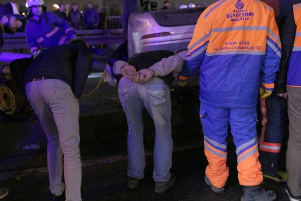 Son dakika haberler: Sefaköy'de feci kaza, takla atan arabanın altında kaldı: 1 ölü - Resim: 4