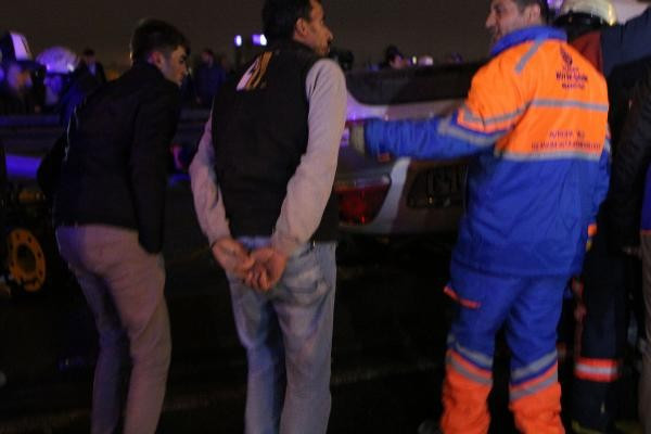 Son dakika haberler: Sefaköy'de feci kaza, takla atan arabanın altında kaldı: 1 ölü - Resim: 5