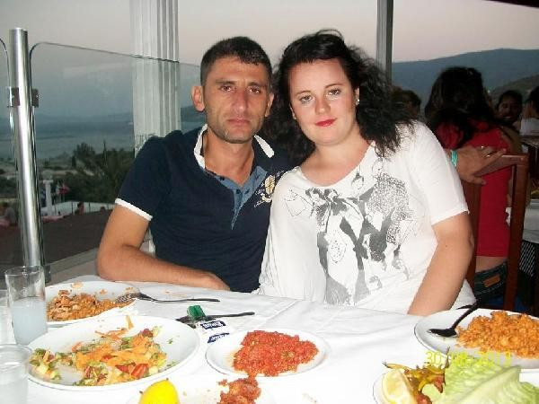 Yaralı kurtulan Duygu Sertbaş'a kocasının o kazada öldüğü söylenmedi - Resim: 2
