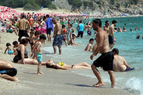 Fethiye plajlarında havlu atacak yer kalmadı - Resim: 2
