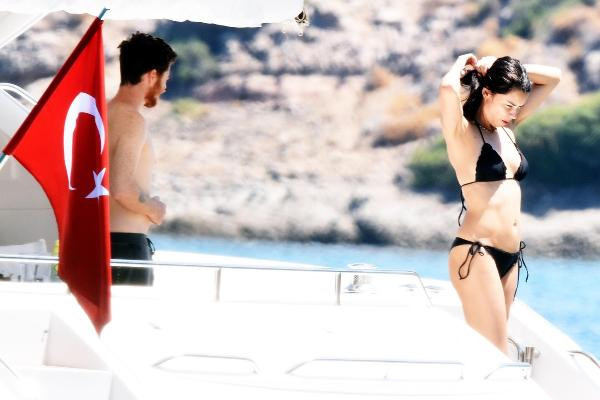 Adriana Lima ve sevgilisi Metin Hara, tekne turuna çıktı - Resim: 3