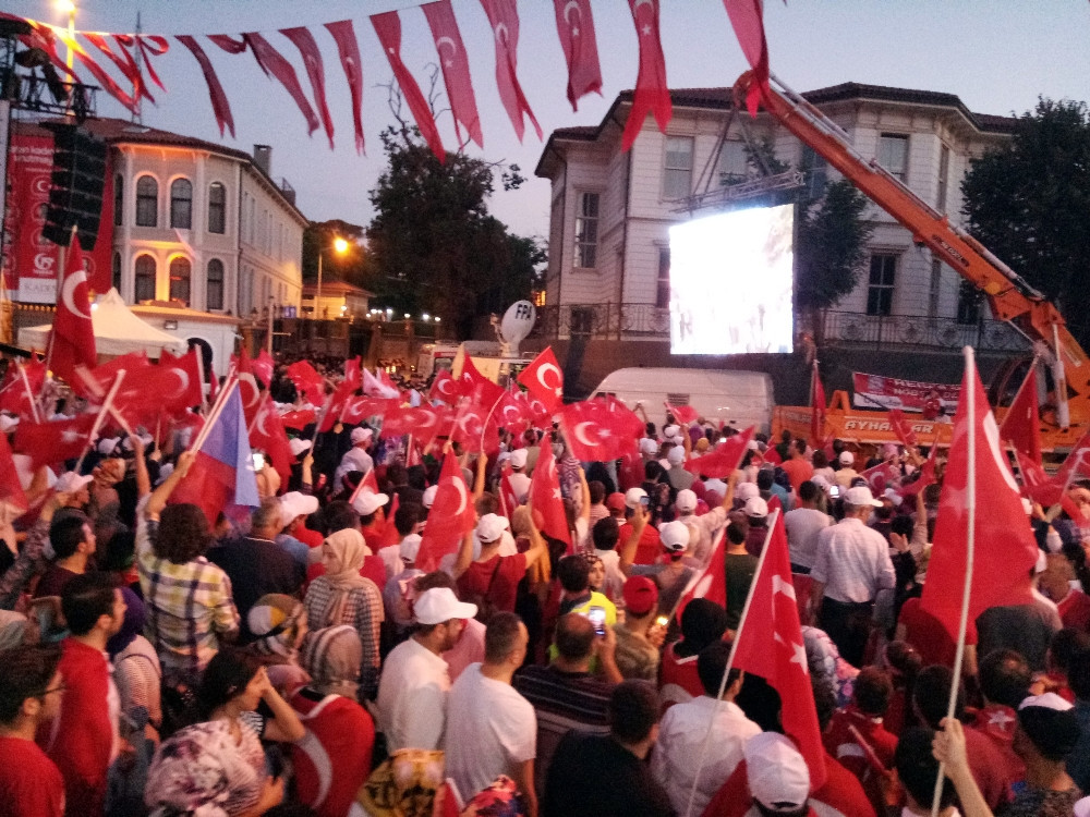 Erdoğan'ın Kısıklı’daki evi önünde demokrasi nöbeti - Resim: 1