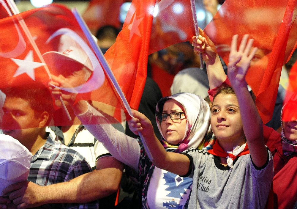 Taksim’de 15 Temmuz demokrasi nöbeti sürüyor - Resim: 1