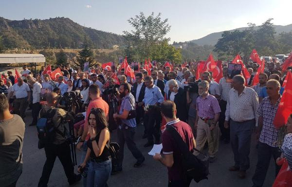 CHP'den Tunceli'de Necmettin öğretmeni anma yürüyüşü - Resim: 4