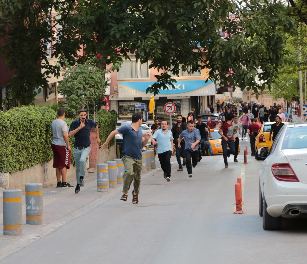 Gülmen ve Özakça eyleminde 20 kişi daha gözaltına alındı - Resim: 1