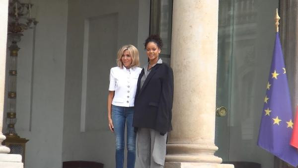 Ünlü şarkıcı Rihanna Elysee Sarayı'nda - Resim: 3