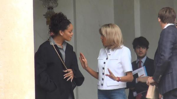 Ünlü şarkıcı Rihanna Elysee Sarayı'nda - Resim: 5