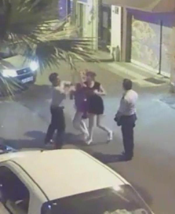 İzmir'de polisin saldırısına uğrayan iki kızdan flaş açıklamalar - Resim: 9