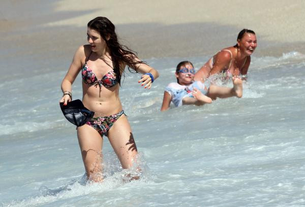 Antalya'da plajlar turistlere kaldı - Resim: 4