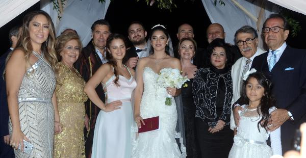 Ünlü isimler Işıl Ensari ile Yağız Hilmi Biçer'in düğününde buluştu - Resim: 2