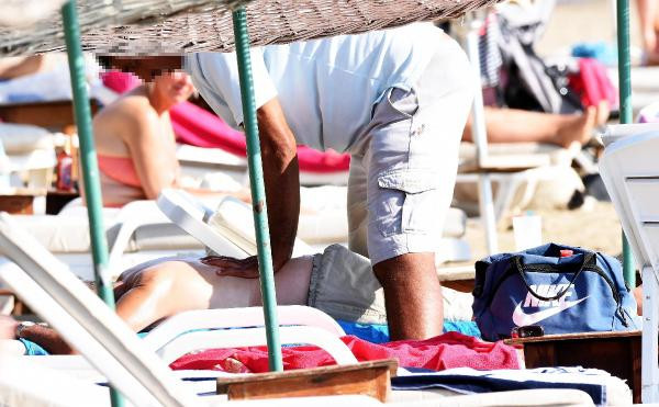 Yabancı turistlere plajda masaj bahanesiyle taciz - Resim: 1