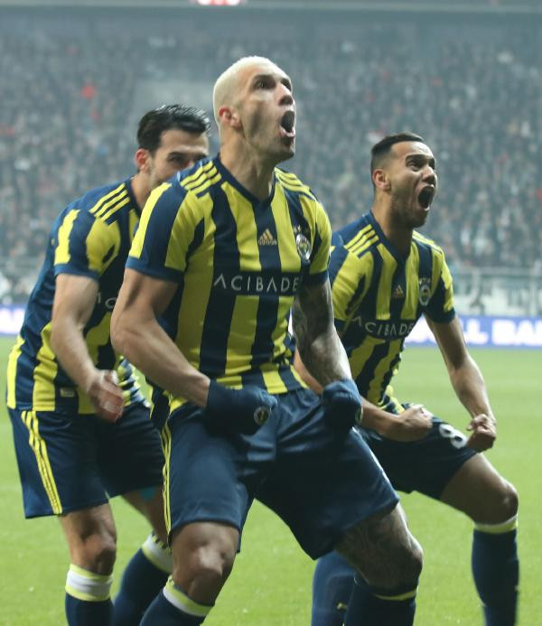 Beşiktaş - Fenerbahçe derbisinden ilginç fotoğraflar - Resim: 9