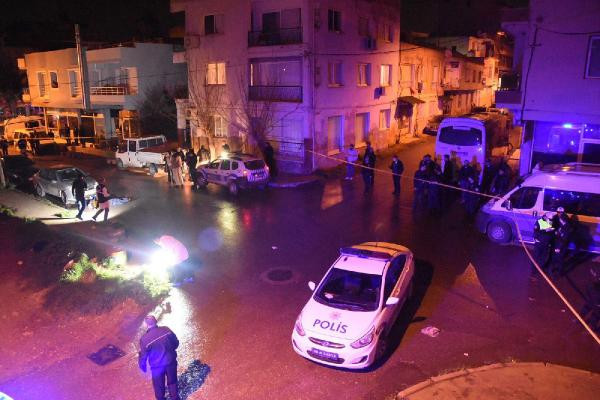Son dakika: İzmir'de polislere bıçaklı saldırı: 1 şehit, 1 yaralı - Resim: 2
