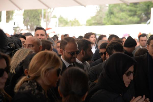Mina Başaran'ın cenaze töreninde gözyaşları sel oldu - Resim: 1