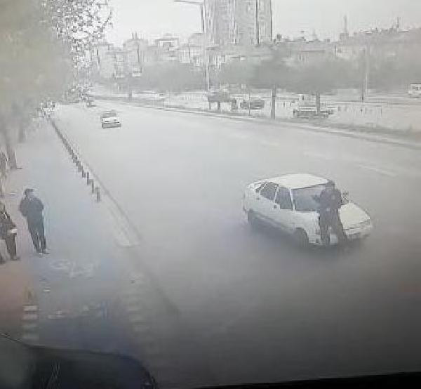 Konya Valisi'ne selam veren polise otomobil çarptı - Resim: 2