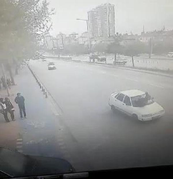 Konya Valisi'ne selam veren polise otomobil çarptı - Resim: 4