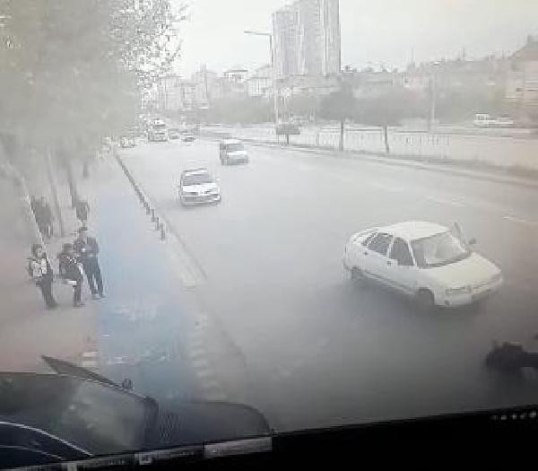 Konya Valisi'ne selam veren polise otomobil çarptı - Resim: 6