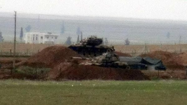 Rus askerlerinin yerleştiği Kamışlı'nın karşısı... Nusaybin'de Suriye sınırına hendek kazılıyor! - Resim: 1