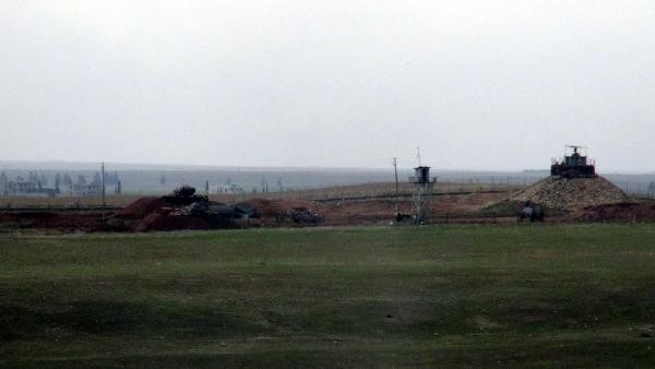 Rus askerlerinin yerleştiği Kamışlı'nın karşısı... Nusaybin'de Suriye sınırına hendek kazılıyor! - Resim: 2