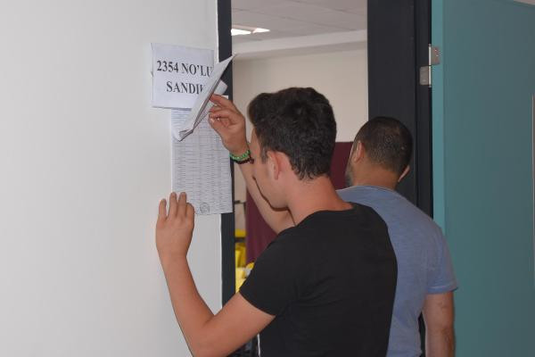 İzmir'den seçim manzaraları: Sandık başına koştular - Resim: 6