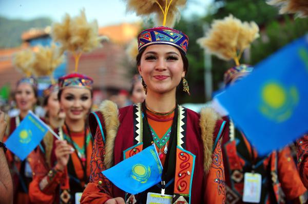 Güzel dansçı kızların gösterisi Bursa’yı salladı - Resim: 8