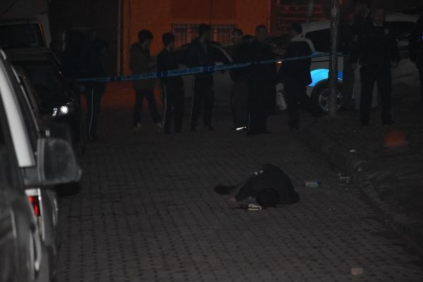 Bahçelievler'de sokak ortasında cinayet - Resim: 1